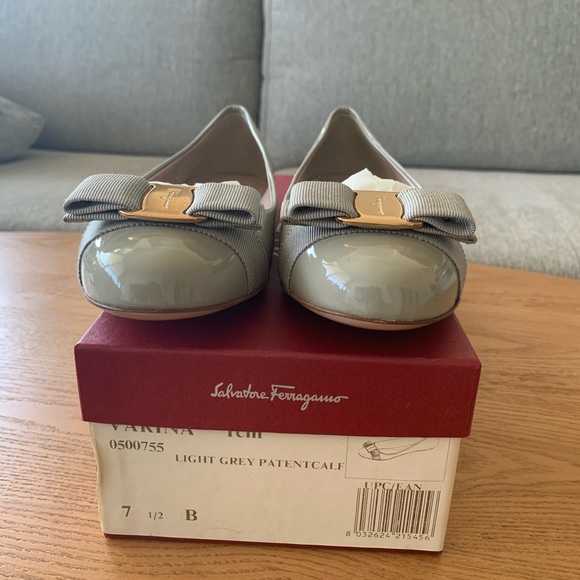BRAND NEW!! Salvatore Ferragamo Varina Flats - Picture 7 of 7